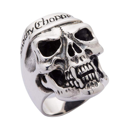 แหวนเงินแท้ 925 กะโหลก Deadcity Choppers มุมเฉียงบนพื้นขาว