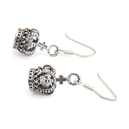ต่างหูมงกุฎกางเขนเงินแท้ 925 CZ ใส — มงกุฎมุมเฉียงเห็น CZ ใสและร่องเข้ม