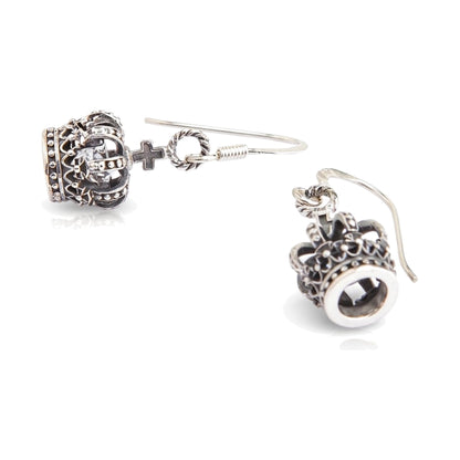 ต่างหูมงกุฎกางเขนเงินแท้ 925 CZ ใส — มงกุฎหนึ่งข้างหันหน้า อีกข้างเห็นฐานเปิด