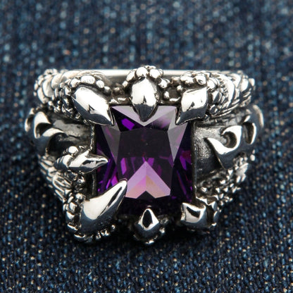แหวนกรงเล็บอินทรีเงินแท้ 925 CZ ม่วง — ด้านหน้า เห็นพลอยม่วงและปลายเล็บ