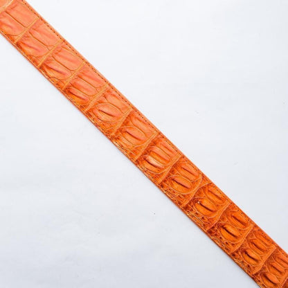 เข็มขัดหนังจระเข้สีส้มหัวอัตโนมัติฝังหนัง — ลายเกล็ดขนาดใหญ่ต่อเนื่องตามสาย