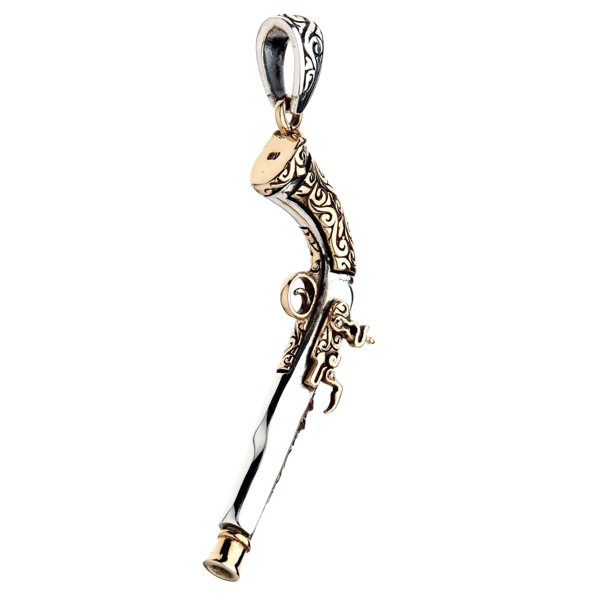 จี้รูปปืนวินเทจเงินแท้ 925 ประดับทองเหลือง มุมเฉียงแสดงลายทองเหลือง