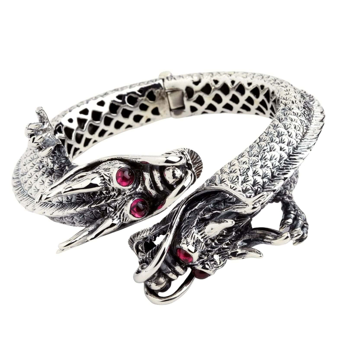 กำไลข้อมือเงินแท้ 925 มังกรคู่ตาทับทิม มุมข้างเห็นตาสีแดงและเกล็ด