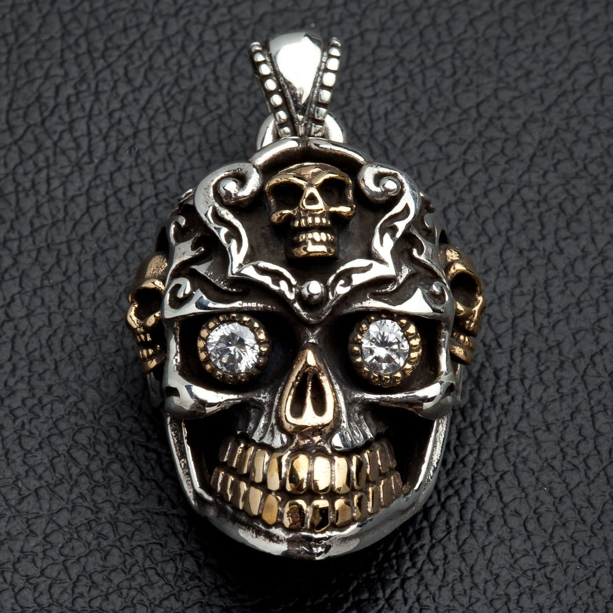 จี้เงินแท้ 925 Sugar Skull ตาใสกะโหลกเล็ก ภาพด้านหน้าของจี้