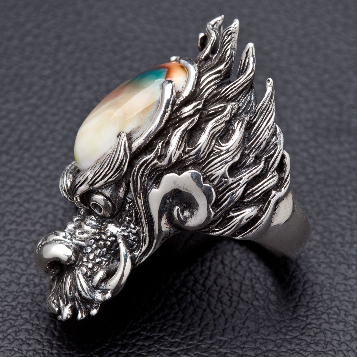 แหวนเงินแท้ 925 มังกรใหญ่ ฝังเปลือกหอย Shiva มุมเฉียงด้านหน้าฝั่งตรงข้าม