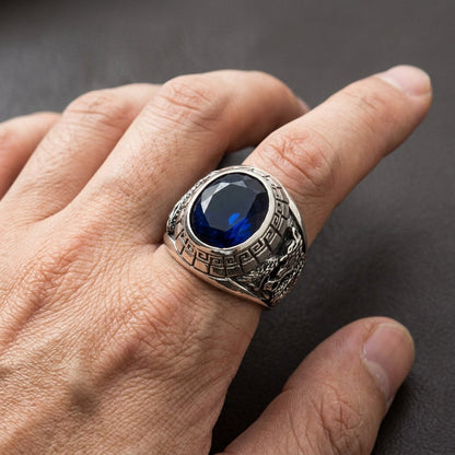 แหวนเงินแท้ 925 เสือมังกร ฝัง CZ น้ำเงิน ภาพสวมบนนิ้วมือ