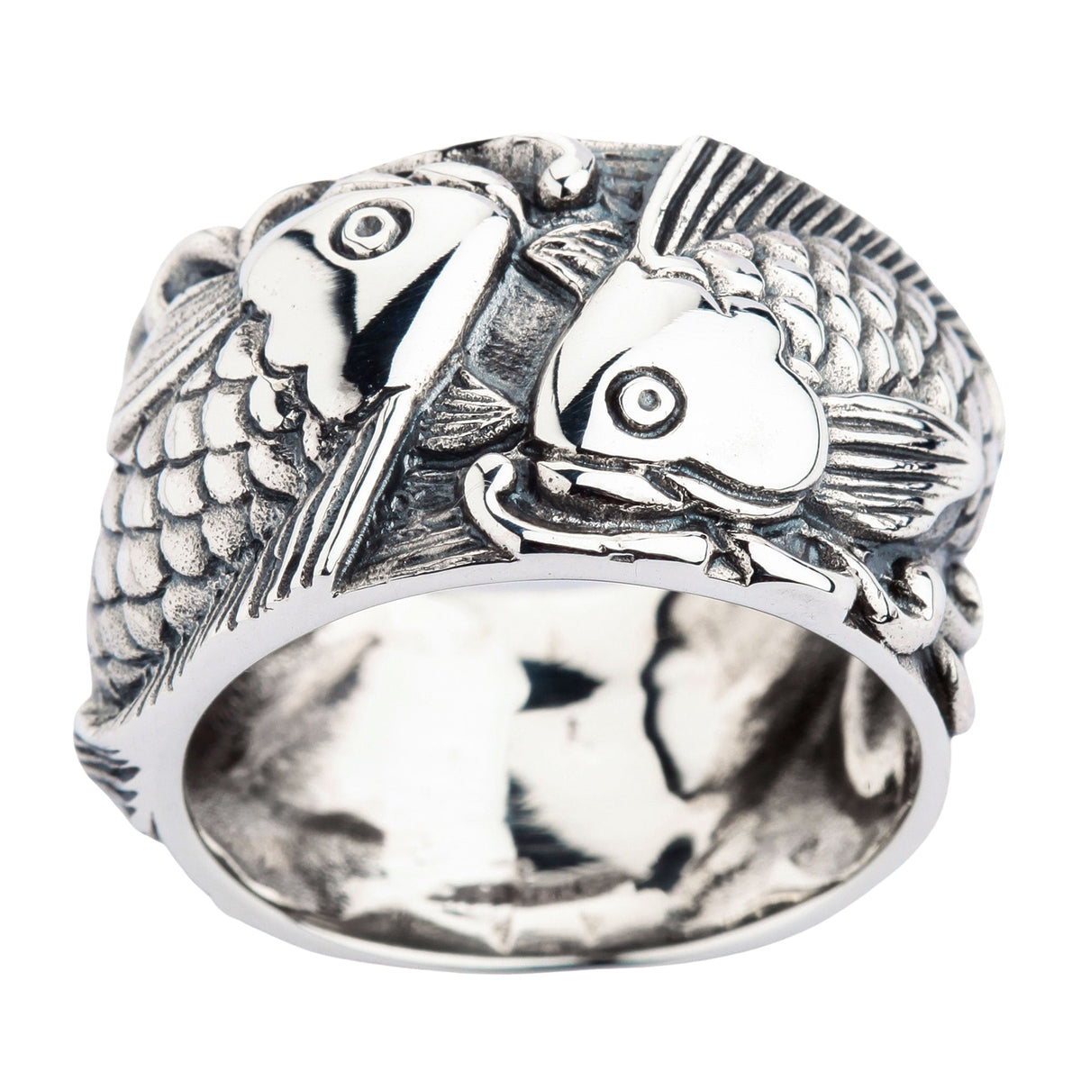 แหวนเงินแท้ 925 ปลาคาร์ปคู่ แบนด์ 17 มม. มุมด้านหน้าเห็นลายหน้าวง