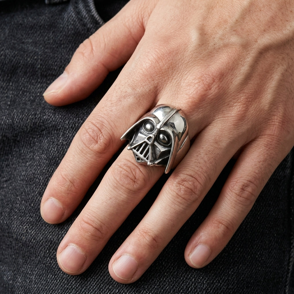 แหวนเงินแท้ 925 หมวก Darth Vader ภาพสวมบนนิ้วมือ