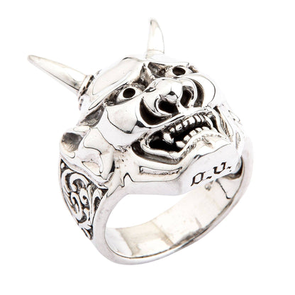 แหวนเงินแท้ 925 หน้ากากโอนิ เขาคู่ มุมด้านบนเห็นหน้าวงและบ่า