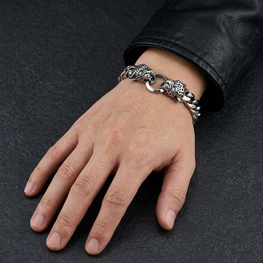 สร้อยข้อมือหัวเสือคู่เงินแท้ 925 ภาพสวมบนข้อมือ
