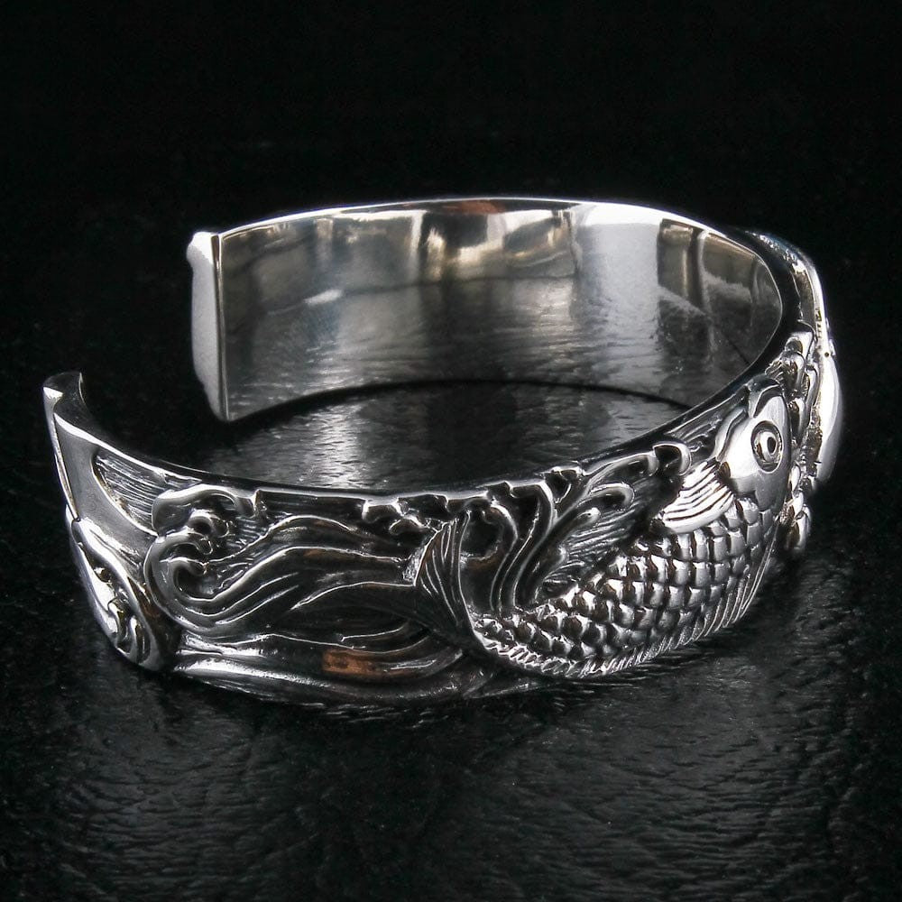 กำไลข้อมือปลาคาร์ฟเงินแท้ 925 ภาพด้านในกำไลและปลายเปิด