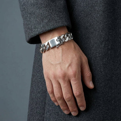 สร้อยข้อมือโซ่คิวบันเงินแท้ 925 กว้าง 18 มม. ภาพสวมบนข้อมือ