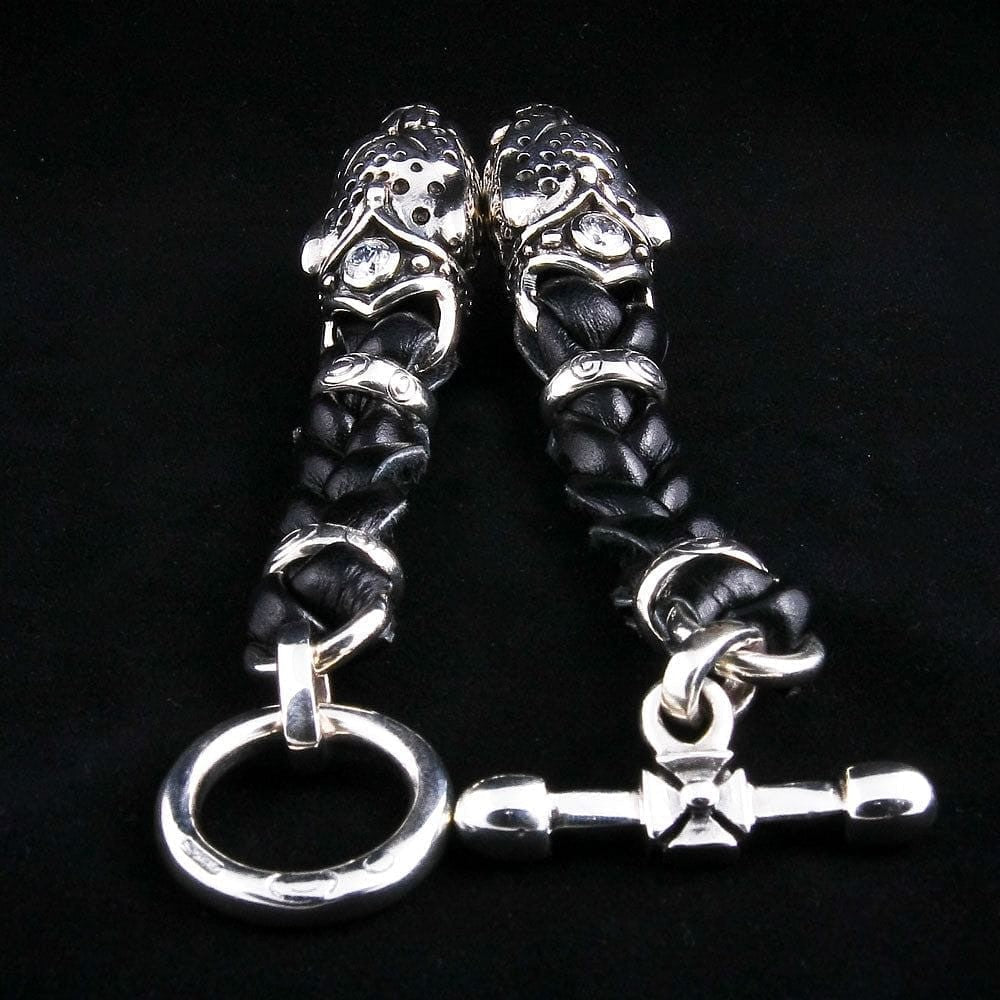 สร้อยข้อมือหัวเสือเงินแท้ 925 สายหนังถักตาเพชร ภาพสร้อยข้อมือเปิดตัวล็อก
