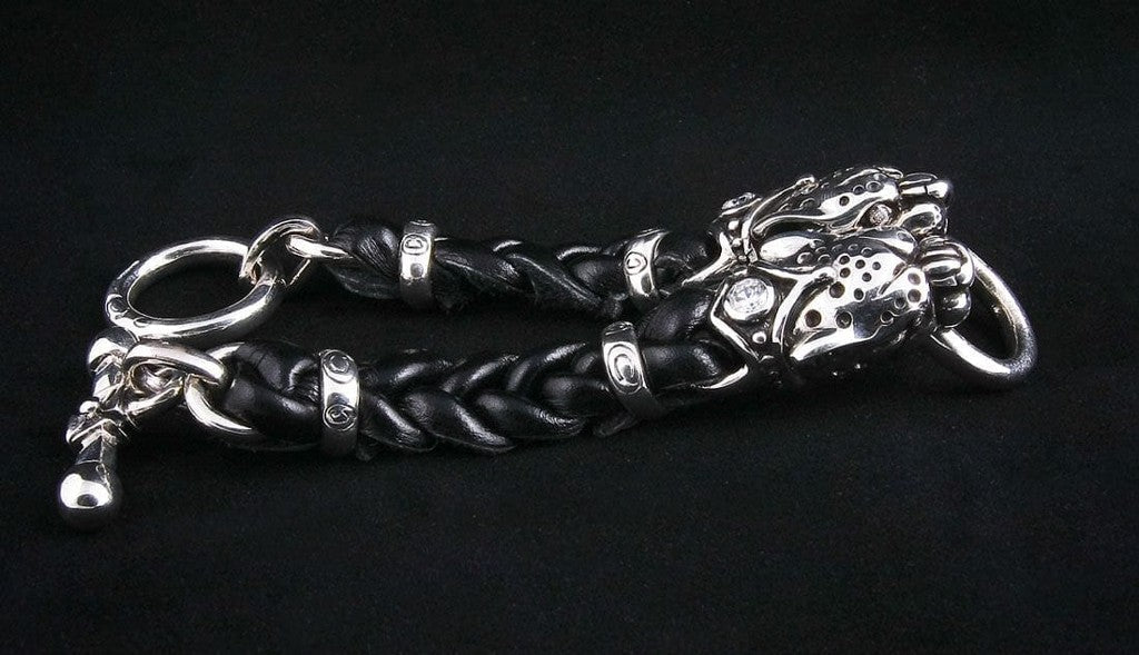 สร้อยข้อมือหัวเสือเงินแท้ 925 สายหนังถักตาเพชร ภาพสร้อยข้อมือเปิดตัวล็อก