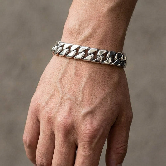 สร้อยข้อมือโซ่คิวบันเงินแท้ 925 กว้าง 14 มม. ภาพสวมบนข้อมือ