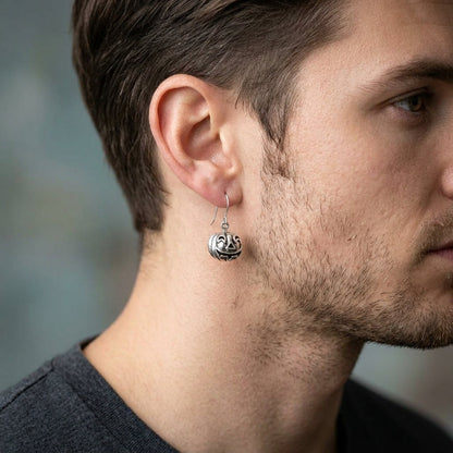 ต่างหูฟักทองแจ็กโอแลนเทิร์นเงินแท้ 925 ภาพสวมต่างหู