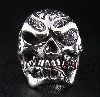 แหวนเงินแท้ดีไซน์หัวกะโหลกคาบกุหลาบ