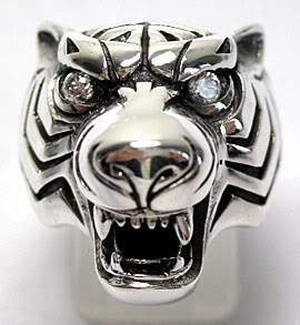 แหวนเงินแท้หัวเสือตาเพชร