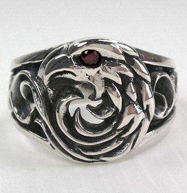 แหวนเงินแท้หัวอินทรีตาแดงแกะลาย