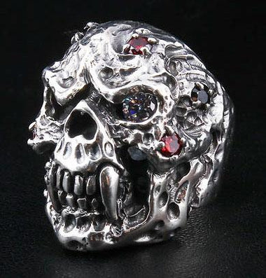 แหวนเงินแท้หัวกะโหลกปีศาจแวมไพร์ตาเพชร
