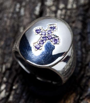 แหวนเงินแท้กางเขนเรียบฝังพลอยม่วง