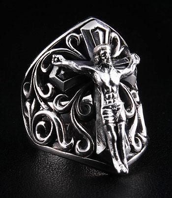 แหวนเงินแท้พระเยซูบนไม้กางเขนพื้นแกะลาย