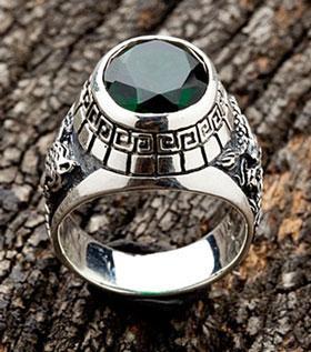 แหวนเงินพลอยเขียวแกะลายเสือและมังกร