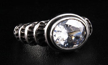 แหวนเงินร็อคเกอร์พลอยขาวโทพาส