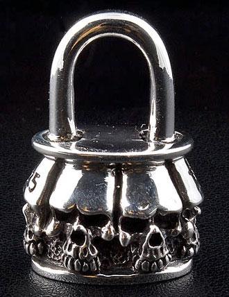 จี้แม่กุญแจกะโหลก