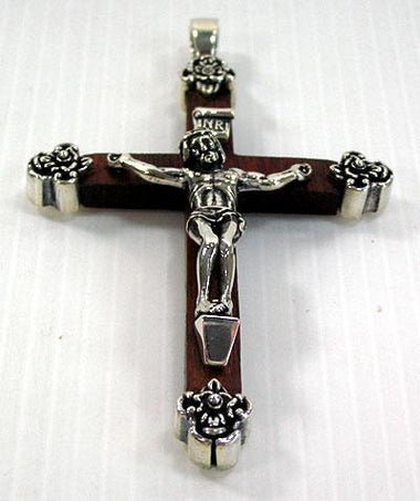 จี้เงินแท้ดีไซน์เยซูบนกางเขนไม้