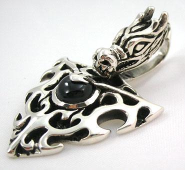 จี้เงินแท้ดีไซน์หัวมังกรคาบโล่พลอยดำ