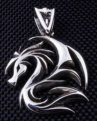 จี้มังกรแทตทู